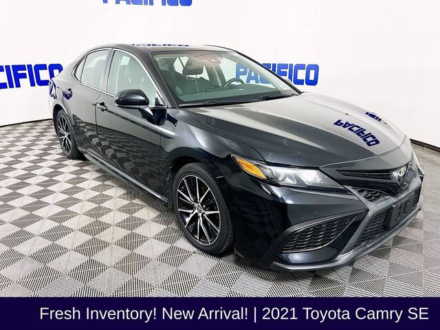 2021 Toyota Camry SE FWD photo
