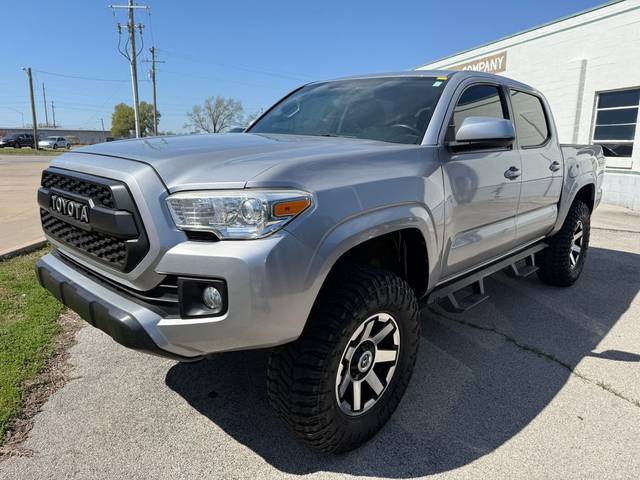 2017 Toyota Tacoma SR 4WD photo