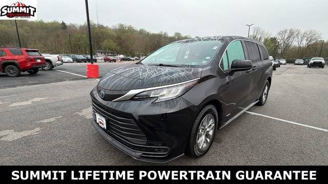 2021 Toyota Sienna LE FWD photo