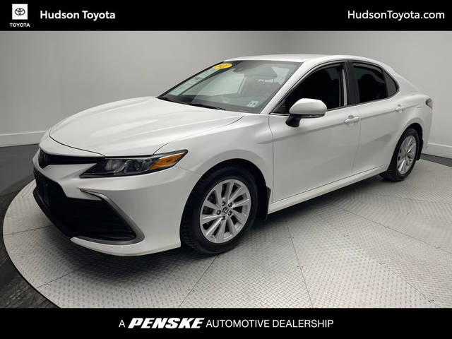 2021 Toyota Camry LE FWD photo