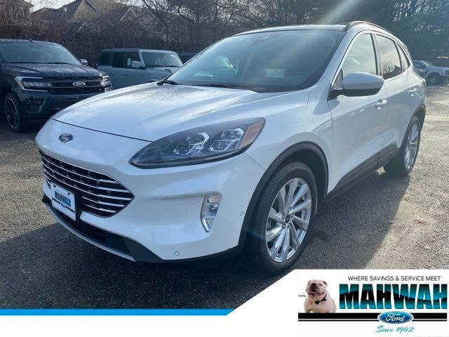 2021 Ford Escape Titanium AWD photo