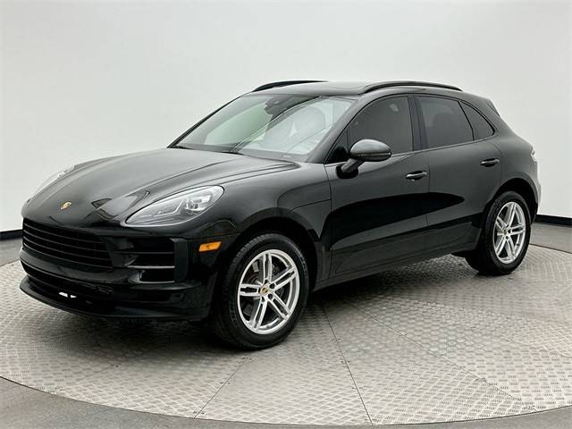 2021 Porsche Macan  AWD photo