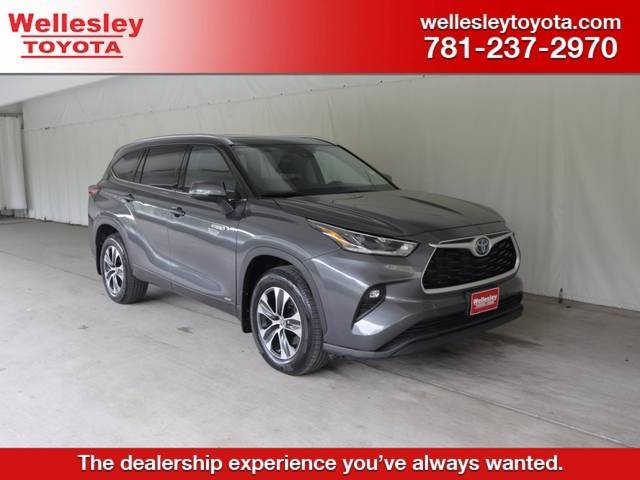2021 Toyota Highlander Hybrid XLE AWD photo