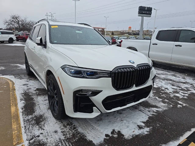 2021 BMW X7 M50i AWD photo