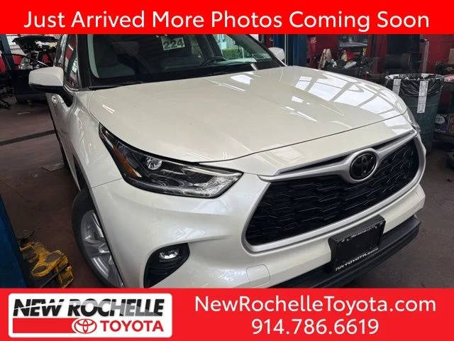 2021 Toyota Highlander LE AWD photo