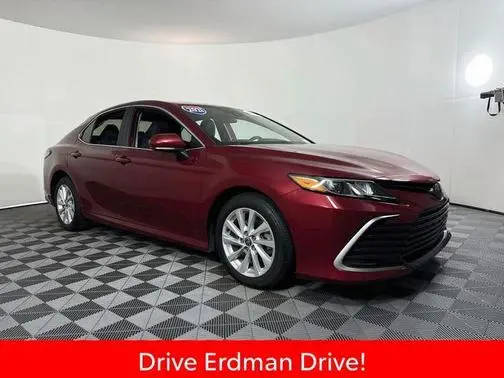 2021 Toyota Camry LE FWD photo