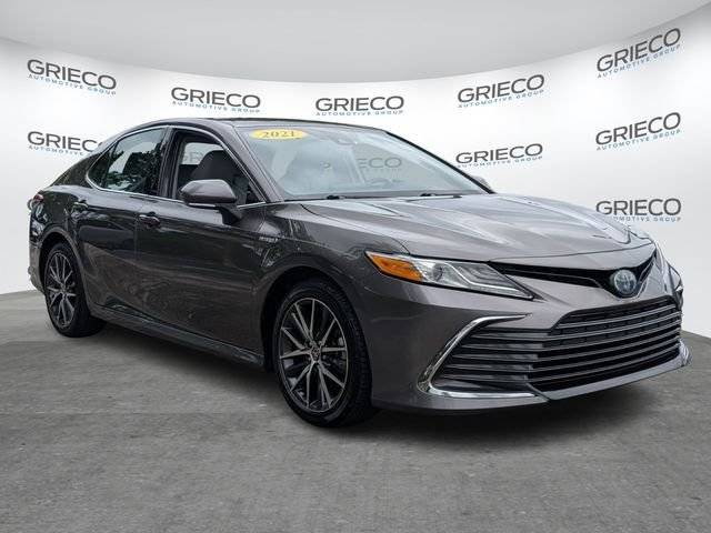 2021 Toyota Camry Hybrid XLE FWD photo