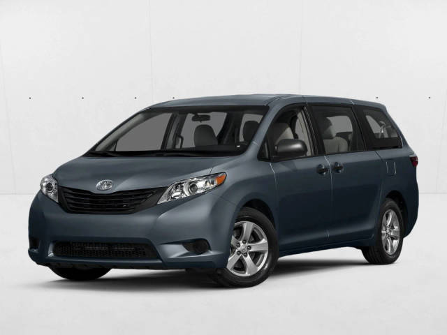 2015 Toyota Sienna LE FWD photo