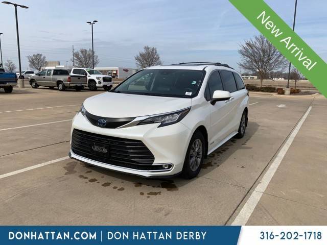 2021 Toyota Sienna XLE FWD photo