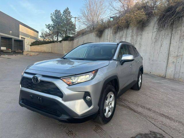 2021 Toyota RAV4 XLE AWD photo