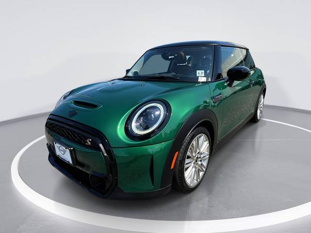 2022 MINI Hardtop 2 Door Cooper S FWD photo