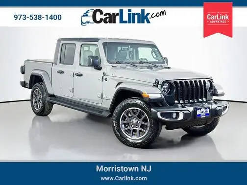 2021 Jeep Gladiator Overland 4WD photo