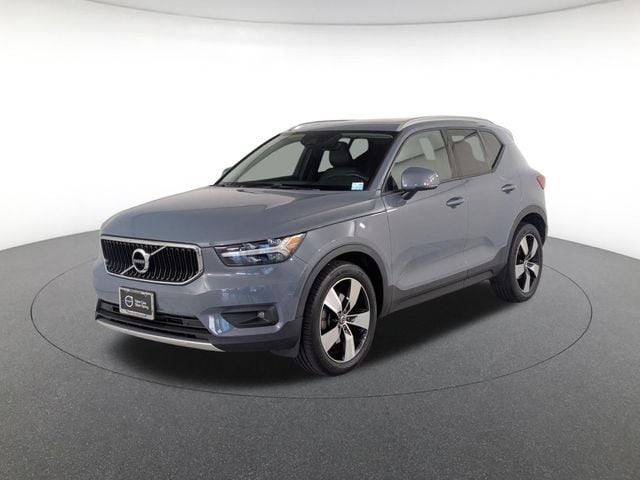 2021 Volvo XC40 Momentum AWD photo