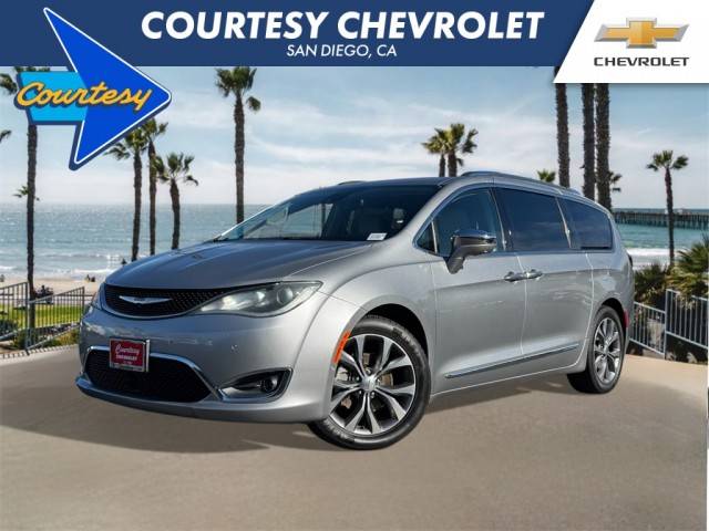 2020 Chrysler Pacifica Minivan Limited FWD photo