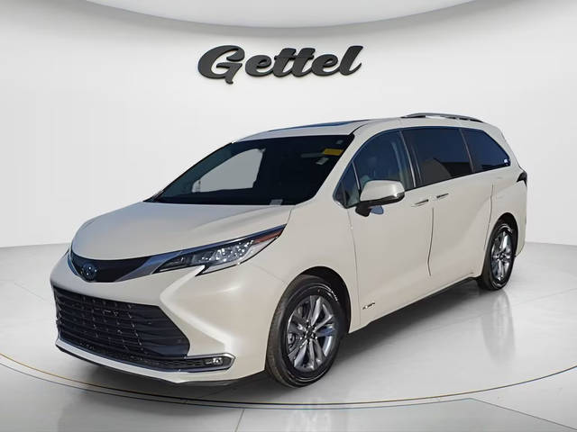 2021 Toyota Sienna Limited FWD photo