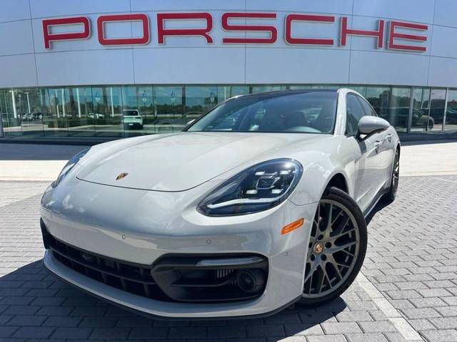2021 Porsche Panamera  RWD photo