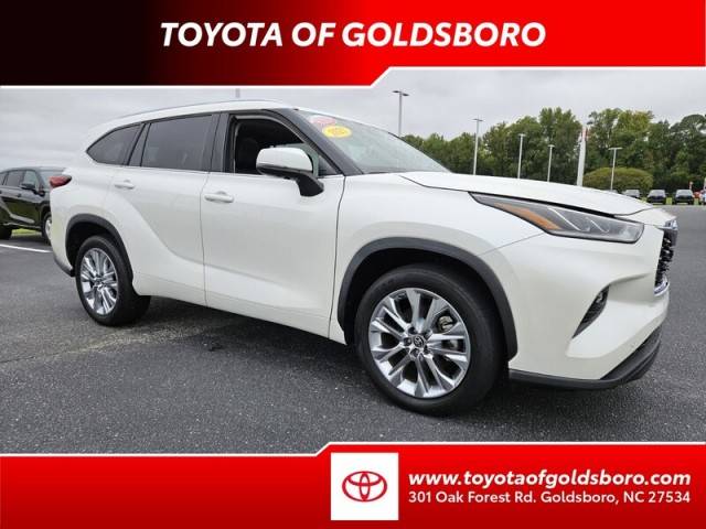 2021 Toyota Highlander Limited FWD photo