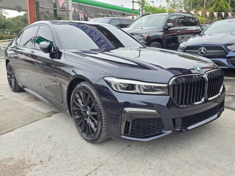 2022 BMW 7 Series 740i RWD photo