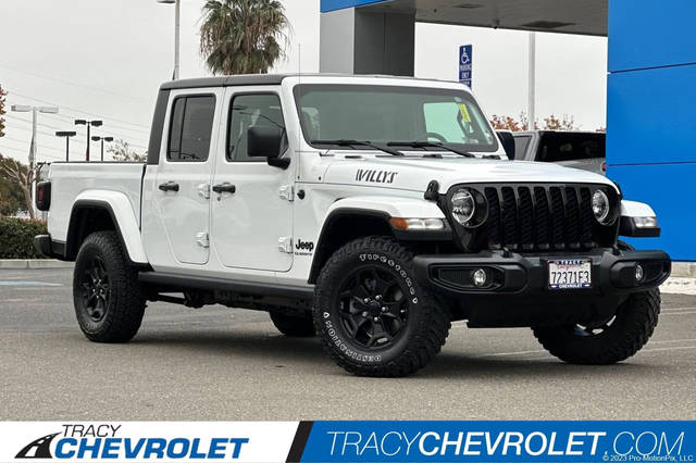 2021 Jeep Gladiator Willys Sport 4WD photo