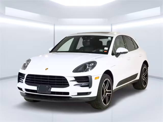 2021 Porsche Macan  AWD photo