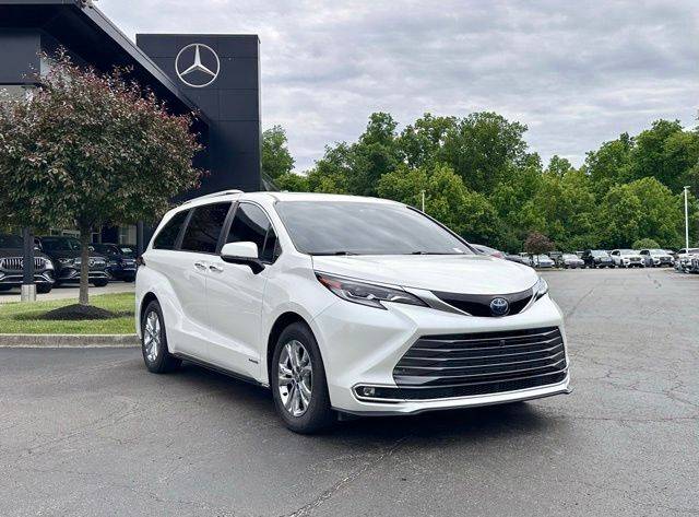 2021 Toyota Sienna Platinum AWD photo