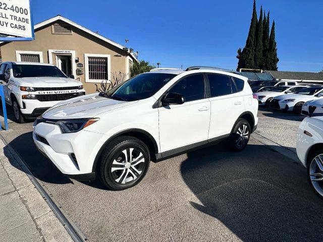 2017 Toyota RAV4 LE AWD photo