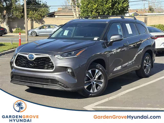 2021 Toyota Highlander Hybrid XLE AWD photo