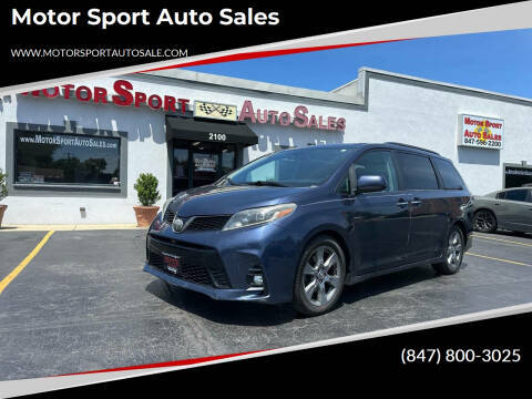 2018 Toyota Sienna SE FWD photo