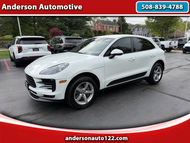 2021 Porsche Macan AWD photo