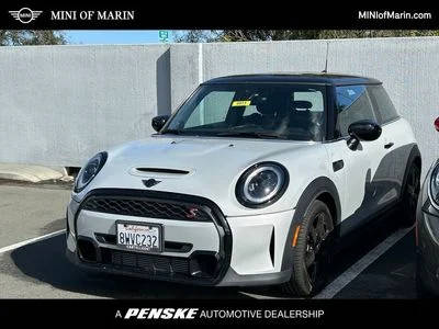 2022 MINI Hardtop 2 Door Cooper S FWD photo