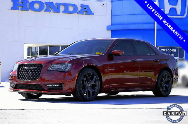 2021 Chrysler 300 Touring L RWD photo