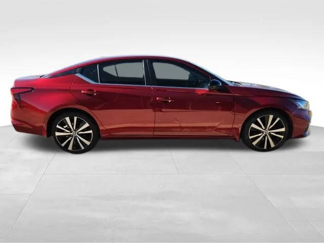 2021 Nissan Altima 2.5 SR FWD photo