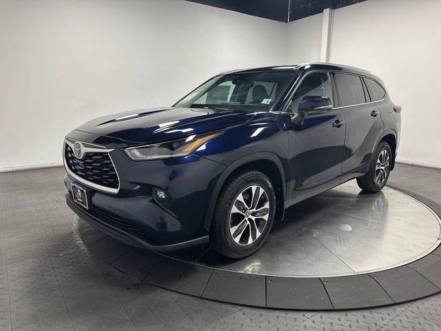 2021 Toyota Highlander XLE AWD photo