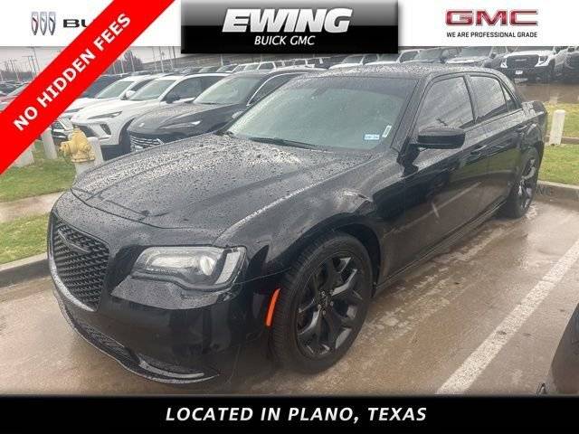 2021 Chrysler 300 Touring RWD photo