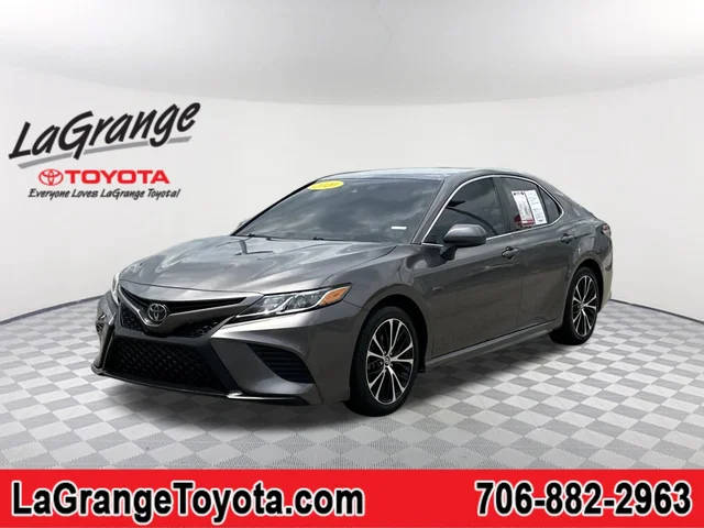 2020 Toyota Camry SE FWD photo