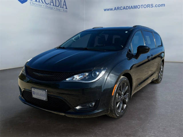 2019 Chrysler Pacifica Minivan Touring L Plus FWD photo