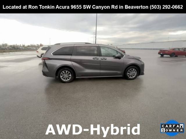 2021 Toyota Sienna LE AWD photo