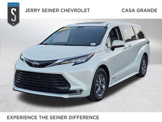 2021 Toyota Sienna XLE AWD photo