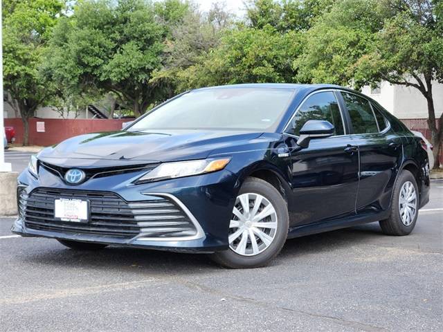 2021 Toyota Camry Hybrid LE FWD photo