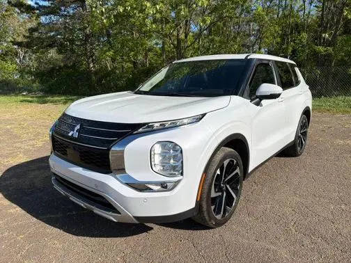 2022 Mitsubishi Outlander SE FWD photo