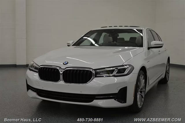 2021 BMW 5 Series 530e RWD photo