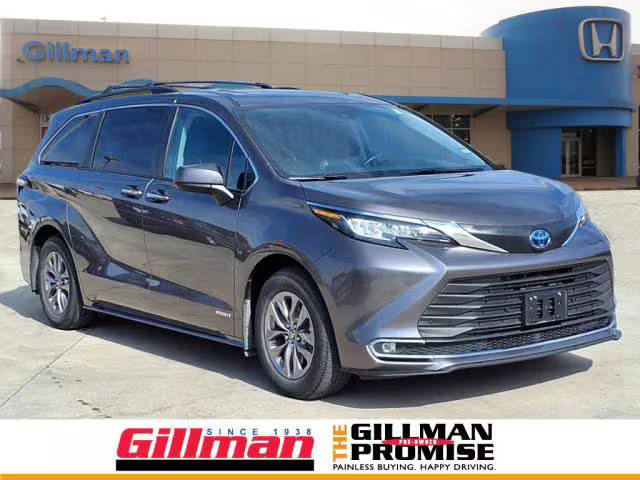 2021 Toyota Sienna XLE FWD photo