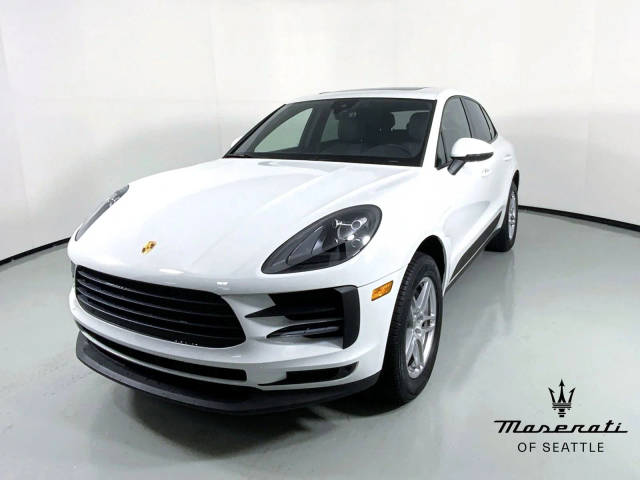 2021 Porsche Macan  AWD photo