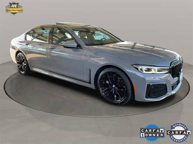 2022 BMW 7 Series 740i RWD photo