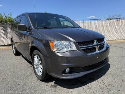 2019 Dodge Grand Caravan SXT FWD photo