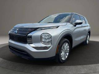 2022 Mitsubishi Outlander ES FWD photo
