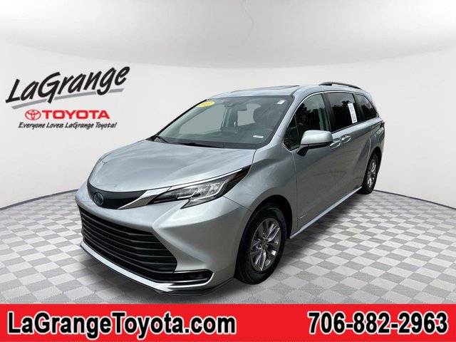 2021 Toyota Sienna LE AWD photo