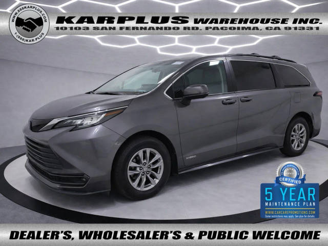 2021 Toyota Sienna LE FWD photo