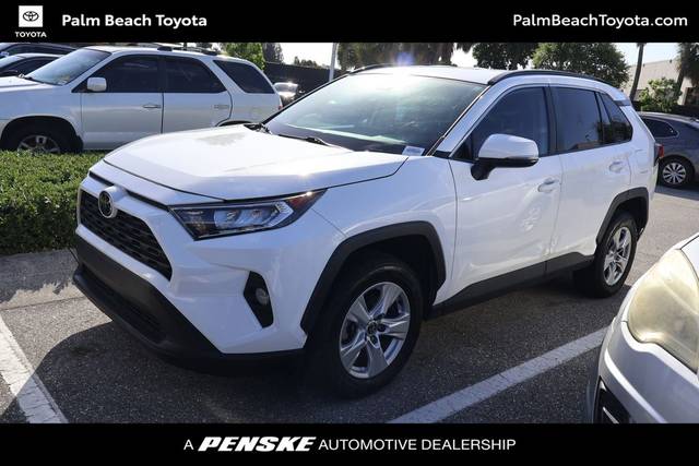 2021 Toyota RAV4 XLE FWD photo