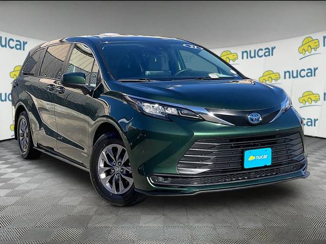 2021 Toyota Sienna LE AWD photo